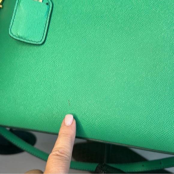 Dolce and Gabbana Megan dome satchel excellent used condition - Picture 4 of 9